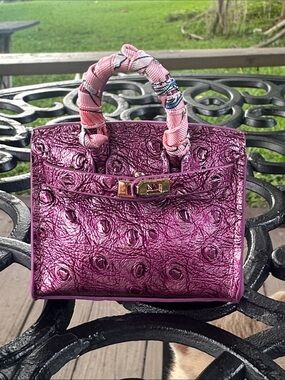 Metallic Magenta Ostrich-Texture miniature bag / charm fully functional